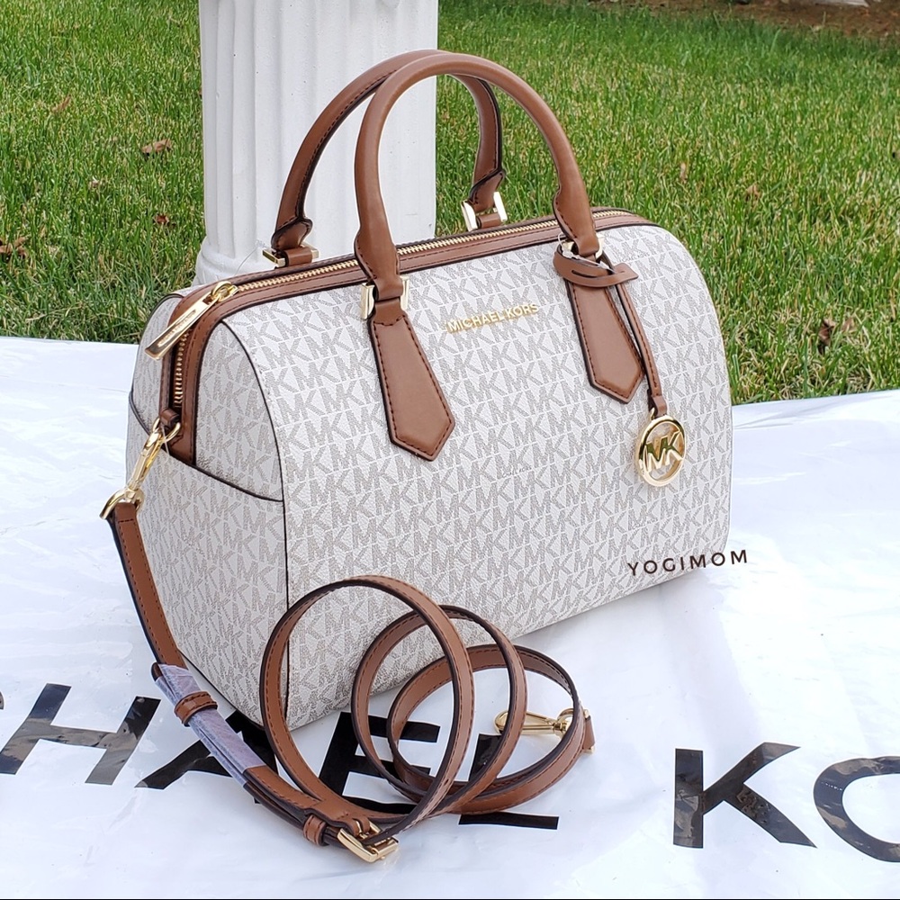 MICHAEL KORS DUGGLE BAG MK SIGNATURE VANILLA BLACK - Picture 6 of 8